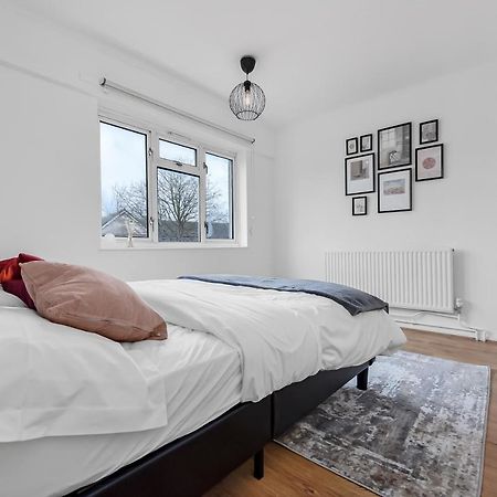 Stylish Excel 3 Bedroom Flat London Luaran gambar